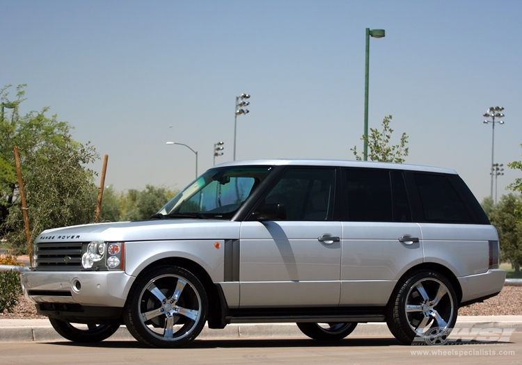2006 Land Rover Range Rover with 22" Vagare V14-Smack 5 in Chrome wheels