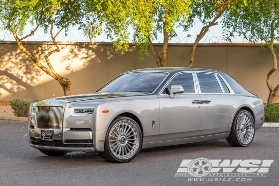 2018 Rolls-Royce Phantom with 24" Forgiato Tecnica 3.1-R in Custom wheels