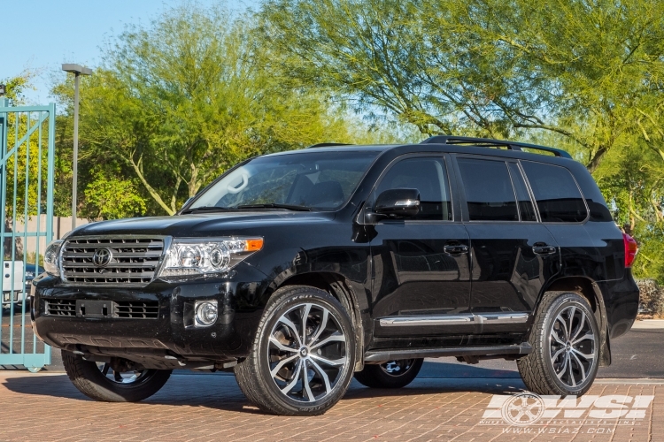 2015 Toyota Land Cruiser with 22" Lexani Lust in Gloss Black Machined (Machined Lip) wheels