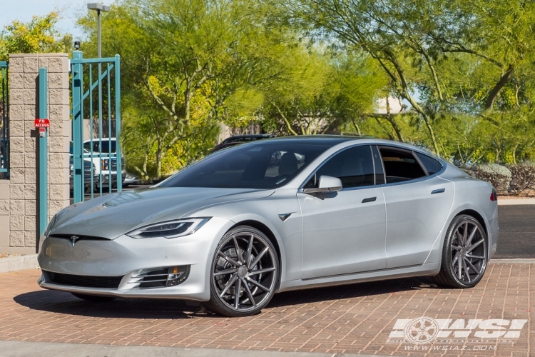 2017 Tesla Model S with 22" Vossen CVT in Gloss Graphite wheels