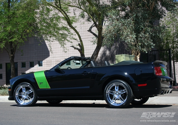 2007 Ford Mustang with 20" Giovanna Cuomo in Chrome wheels
