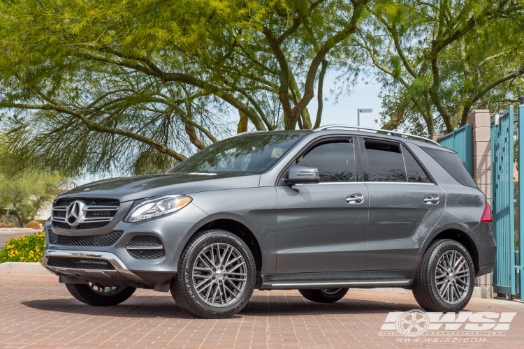 2018 Mercedes-Benz GLE/ML-Class with 19" Mandrus Masche in Gloss Gunmetal (Machined Face) wheels