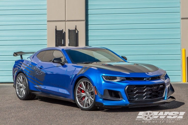 2018 Chevrolet Camaro with 20" MRR M650 in Graphite wheels