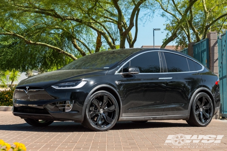 2017 Tesla Model X with 22" Lexani Zagato in Gloss Black wheels