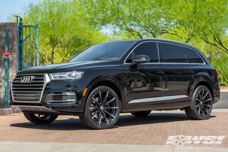 2017 Audi Q7 with 22" Lexani CSS-15 in Gloss Black (Machined Tips) wheels