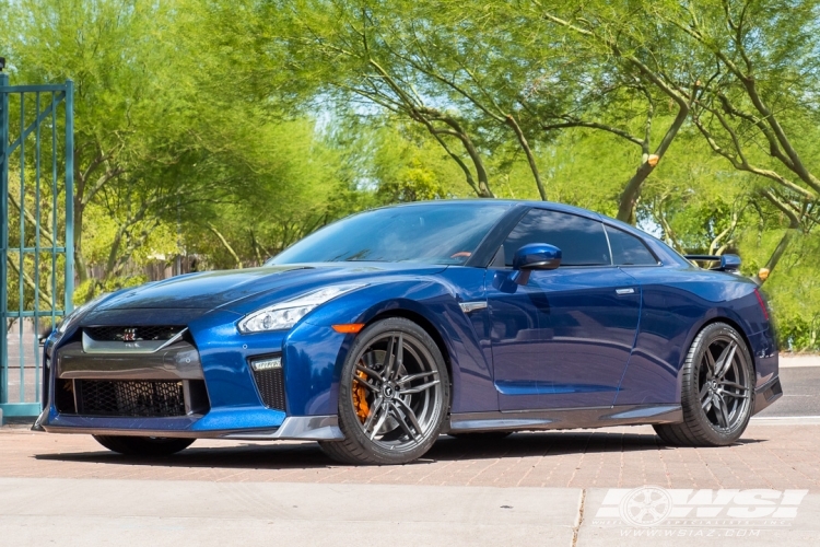 2017 Nissan GTR with 20" Vorsteiner V-FF 110 in Graphite (Carbon Graphite) wheels