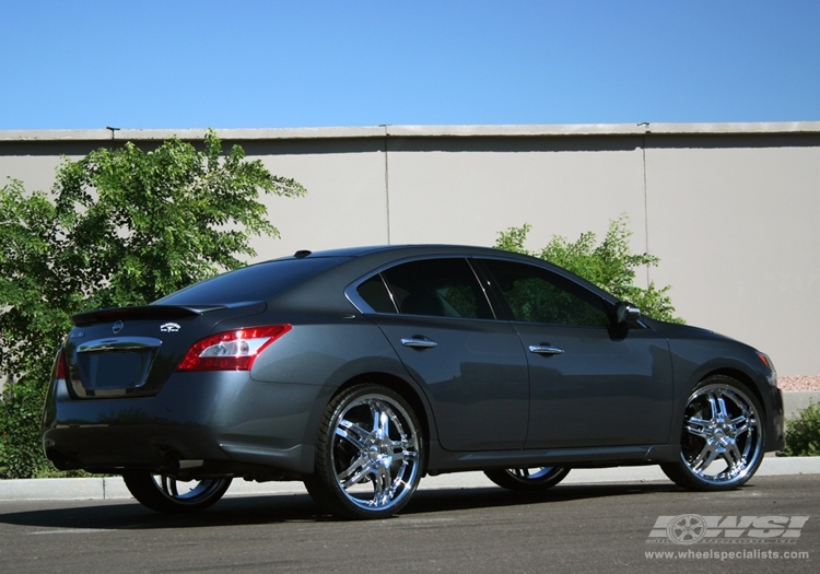 2009 Nissan Maxima with 22" Giovanna Cuomo in Chrome wheels