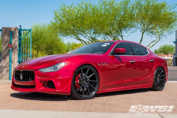 2015 Maserati Ghibli with 22" Savini BM15 in Gloss Black wheels