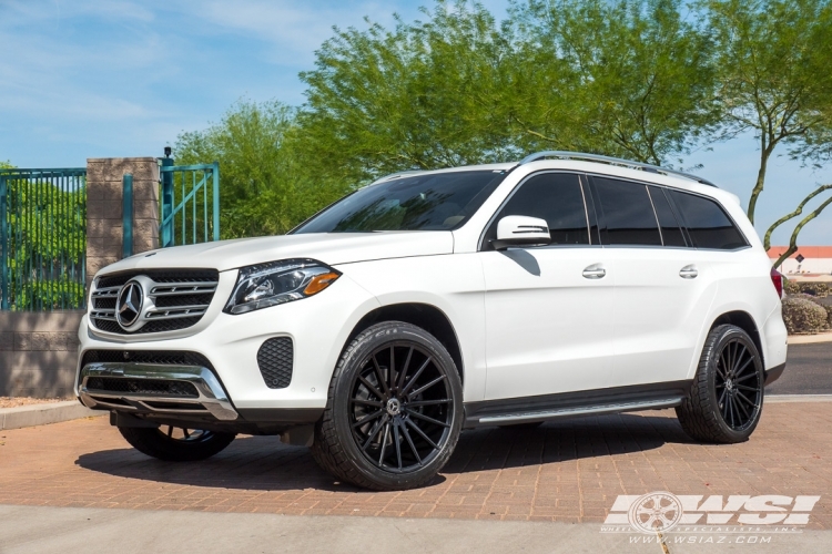 2018 Mercedes-Benz GLS/GL-Class with 22" Gianelle Verdi in Gloss Black wheels