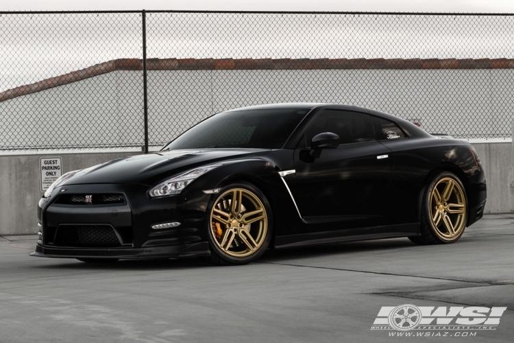 2016 Nissan GTR with 20" Vossen HF-1 in Anthracite (Custom Finish) wheels