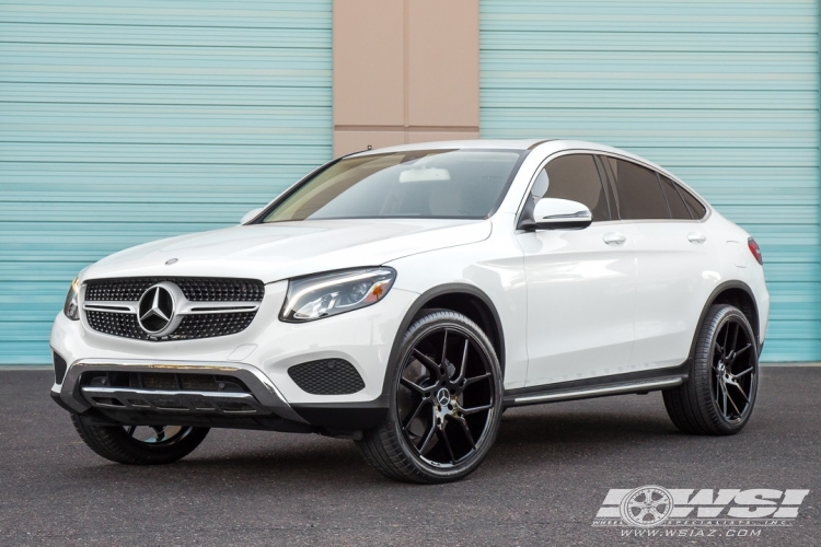 2017 Mercedes-Benz GLC-Class with 22" Gianelle Dilijan in Gloss Black wheels