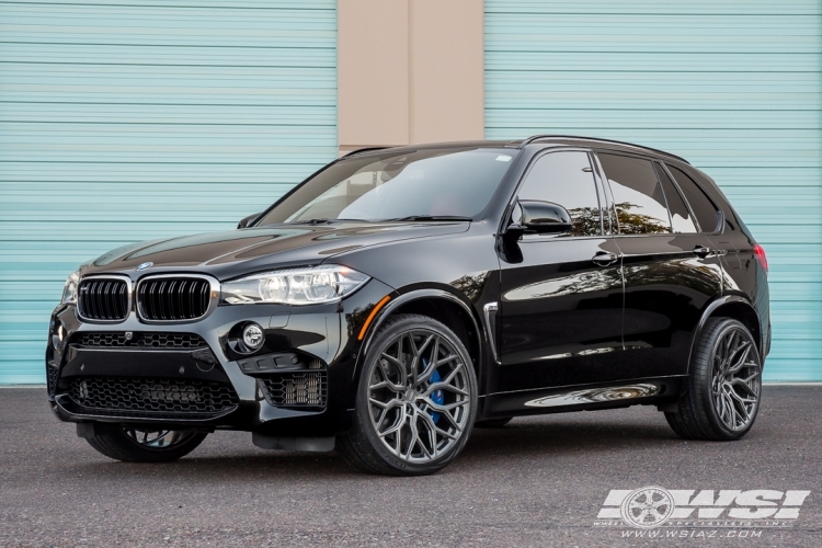 2018 BMW X5 with 22" Vossen HF-2 in Tinted Matte Gunmetal wheels