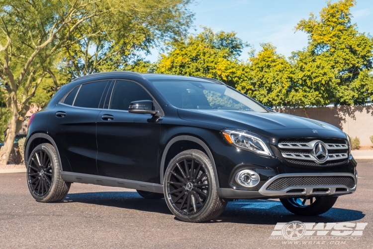 2019 Mercedes-Benz GLA-Class with 20" Gianelle Verdi in Gloss Black wheels