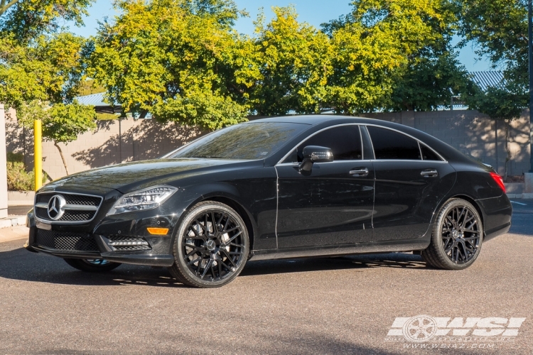 2014 Mercedes-Benz CLS-Class with 20" Rohana RFX10 in Gloss Black wheels