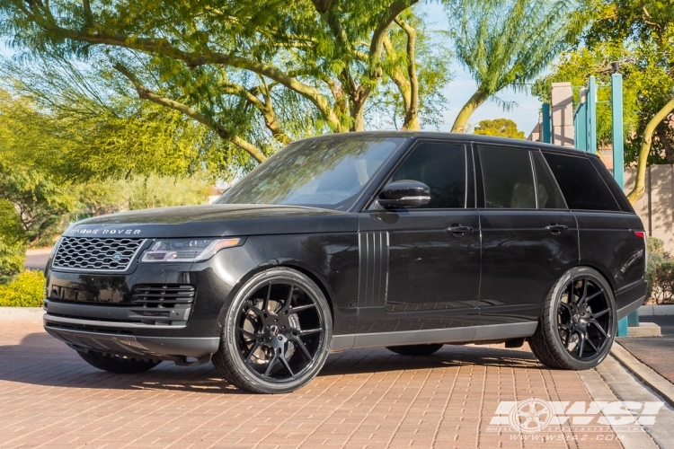 2019 Land Rover Range Rover with 24" Gianelle Dilijan in Gloss Black wheels