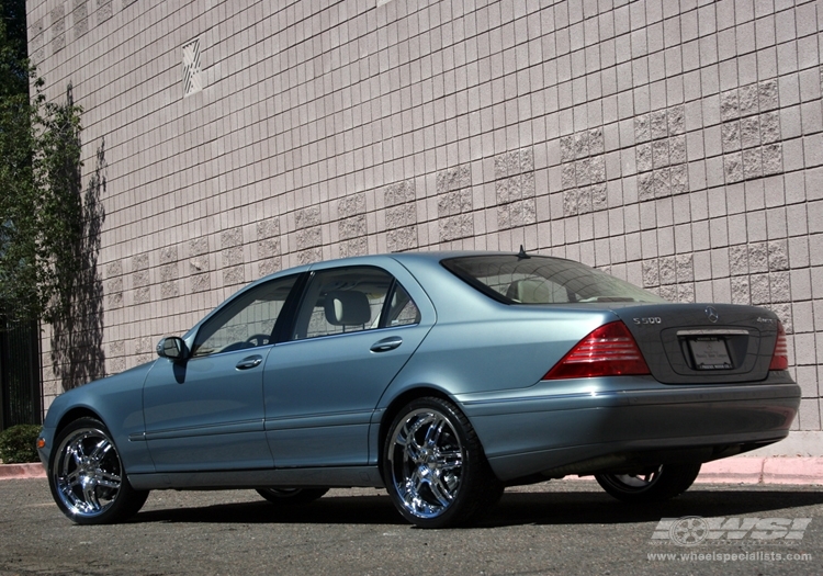2004 Mercedes-Benz S-Class with 20" Giovanna Cuomo in Chrome wheels