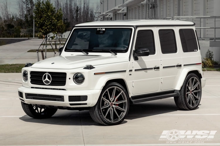 2019 Mercedes-Benz G-Class with 24" Vossen HF-3 in Gloss Graphite (Polished Face) wheels