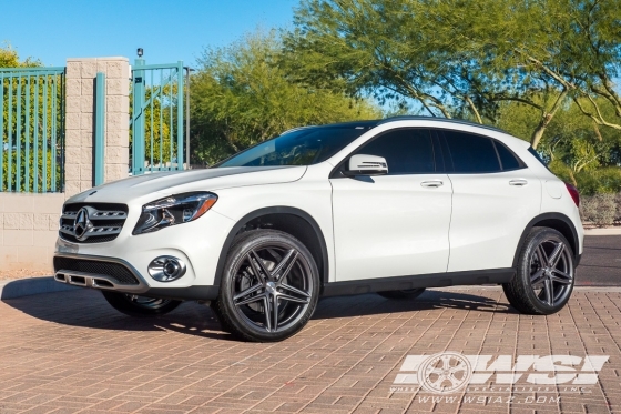 2019 Mercedes-Benz GLA-Class with 20" Vossen VFS-5 in Gloss Graphite wheels