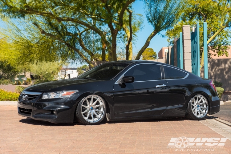 2011 Honda Accord with 19" Rohana RC10 in Machined Silver wheels