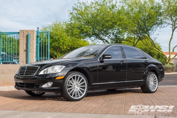 2007 Mercedes-Benz S-Class with 22" Gianelle Verdi in Silver Machined wheels