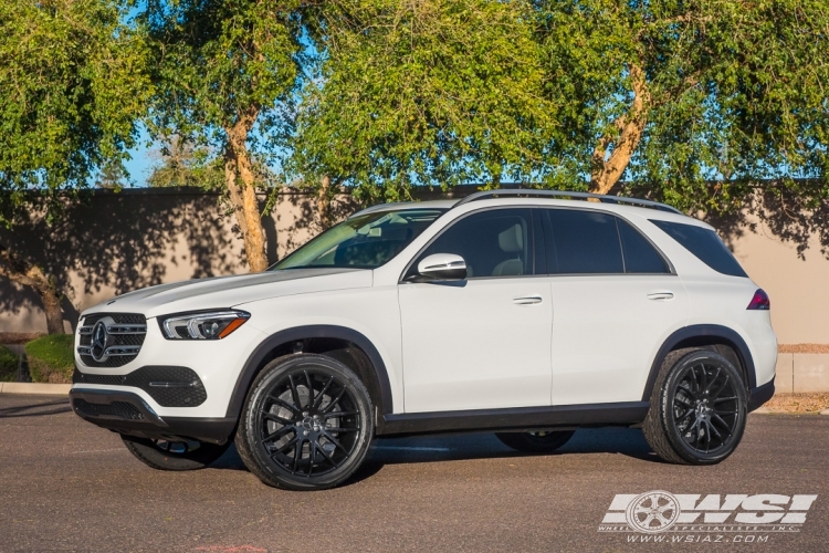 2020 Mercedes-Benz GLE/ML-Class with 22" Giovanna Kilis in Gloss Black wheels