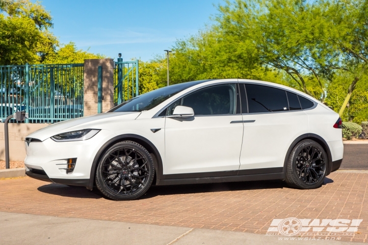 2017 Tesla Model X with 22" Gianelle Monte Carlo in Gloss Black wheels