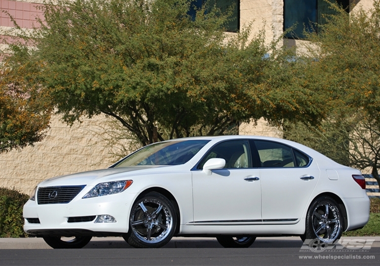 2007 Lexus LS with 20" Gianelle Spezia-5 in Chrome wheels