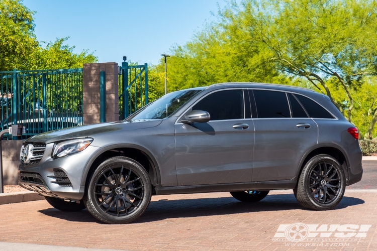 2019 Mercedes-Benz GLC-Class with 20" Giovanna Kilis in Gloss Black wheels