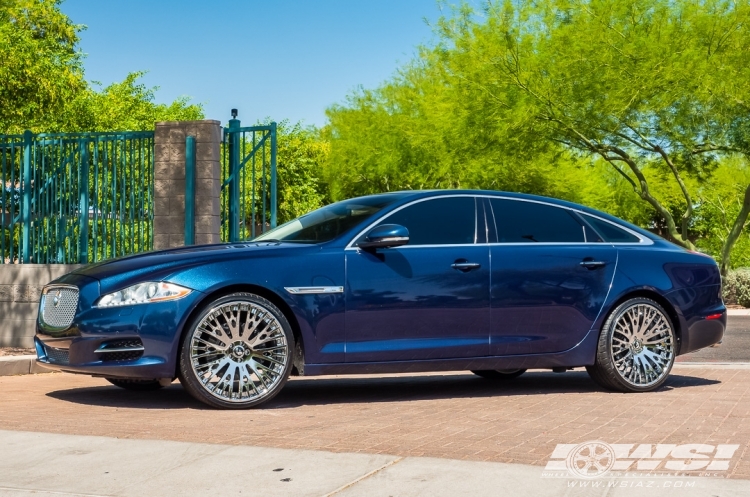 2011 Jaguar XJ with 22" Forgiato Cravatta-ECL in Chrome wheels