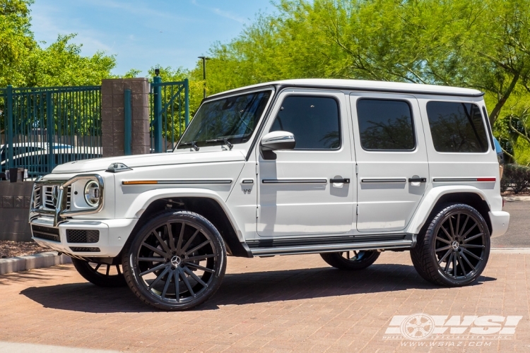 2019 Mercedes-Benz G-Class with 24" Gianelle Verdi in Gloss Black wheels