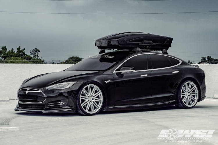 2016 Tesla Model S with 22" Vossen CV10 in Silver Polished wheels
