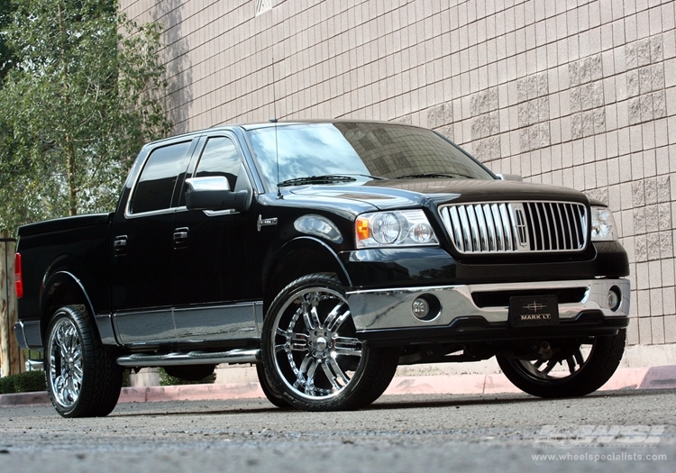 2007 Lincoln Mark LT with 24" Giovanna Caracas in Chrome wheels