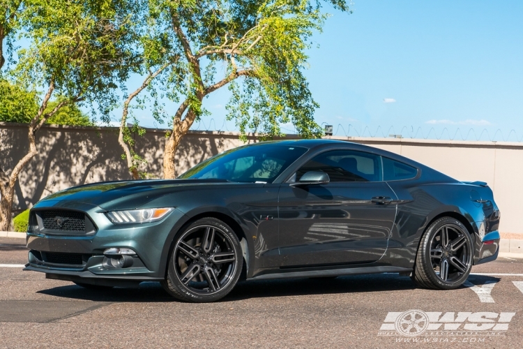 2016 Ford Mustang with 20" Vossen HF-1 in Gloss Black Machined (Smoke Tint) wheels