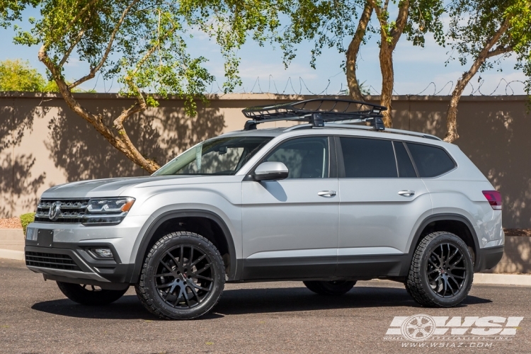 2019 Volkswagen Atlas with 20" Giovanna Kilis in Gloss Black wheels