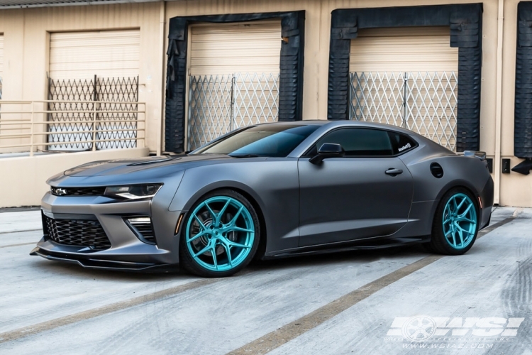 2018 Chevrolet Camaro with 20" Vossen Forged S21-01 in Custom wheels