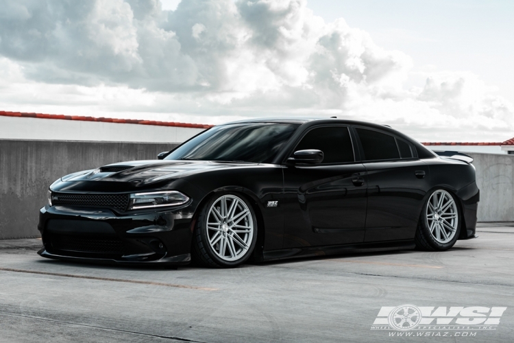 2018 Dodge Charger with 20" Vossen CV10 in Silver Polished wheels