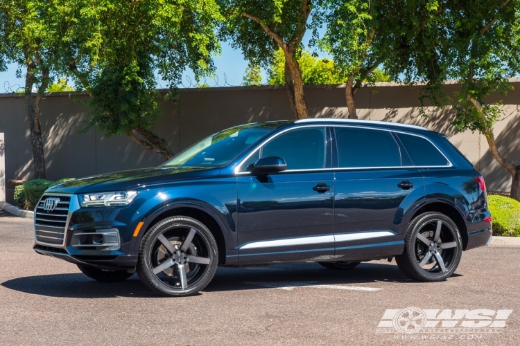 2018 Audi Q7 with 22" Vossen CV3-R in Gloss Black Machined (Smoke Tint) wheels