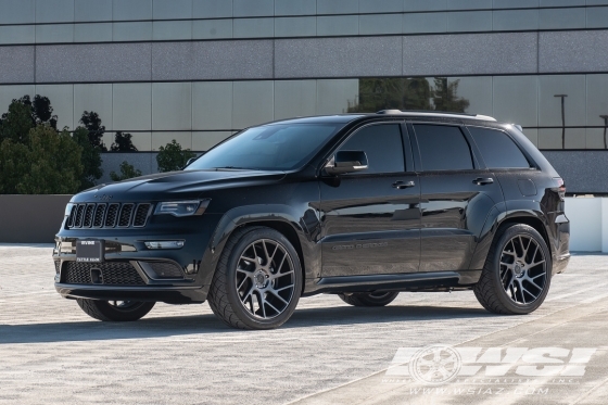 2019 Jeep Grand Cherokee with 22" Status Juggernaut in Graphite wheels