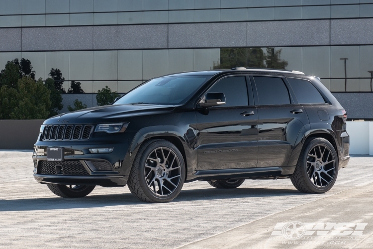 2019 Jeep Grand Cherokee with 22" Status Juggernaut in Graphite wheels