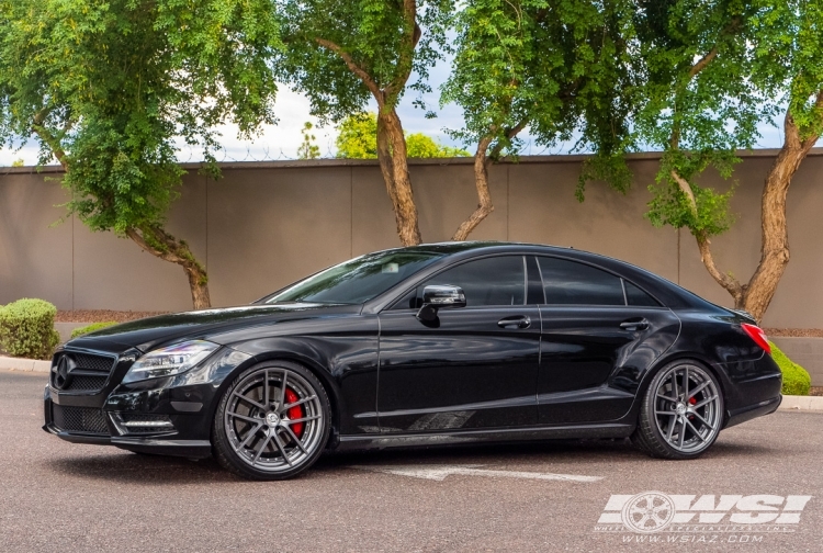 2012 Mercedes-Benz CLS-Class with 20" Gianelle Monaco in Graphite wheels