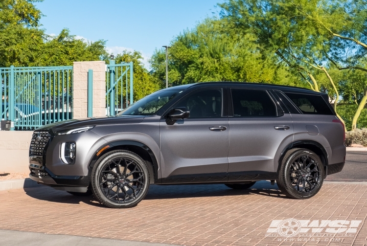 2020 Hyundai Palisade with 22" Gianelle Monte Carlo in Gloss Black wheels