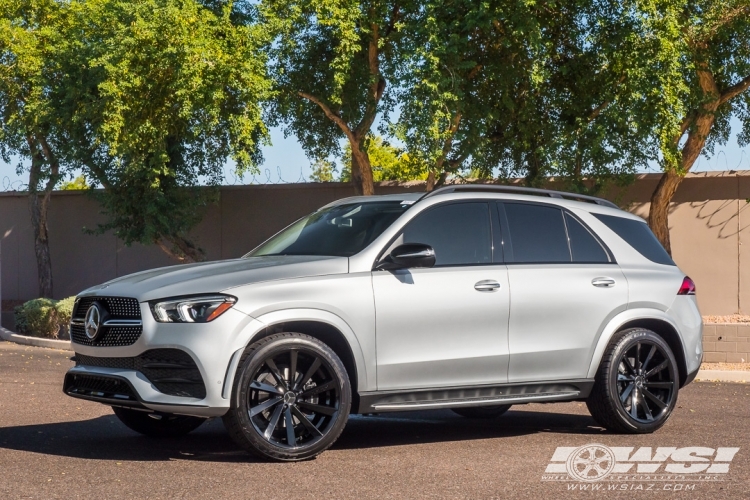 2020 Mercedes-Benz GLE/ML-Class with 22" Koko Kuture Kapan in Gloss Black wheels