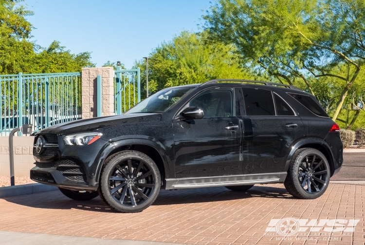 2020 Mercedes-Benz GLE/ML-Class with 22" Koko Kuture Kapan in Gloss Black wheels