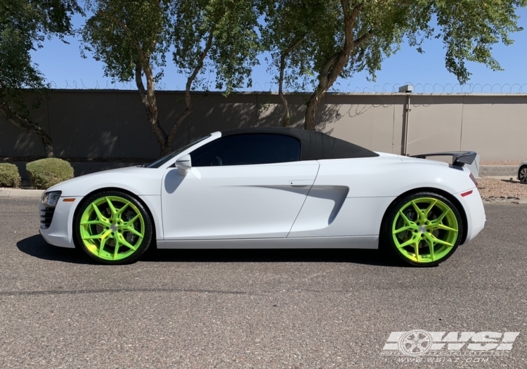 2011 Audi R8 with 20" Vossen HF-5 in Gloss Black wheels