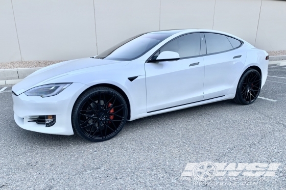 2020 Tesla Model S with 22" GFG Forged FM-800 in Custom wheels