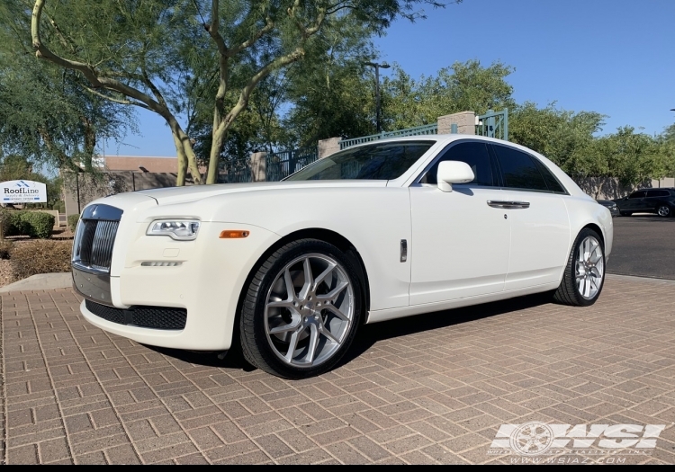 2016 Rolls-Royce Ghost with 22" Gianelle Dilijan in Silver Machined wheels