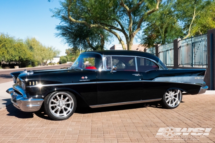 1957 Chevrolet Bel Air with 18" U.S. Mags Rambler - U111 in Matte Gunmetal wheels