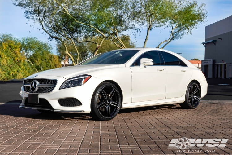 2016 Mercedes-Benz CLS-Class with 20" Vossen HF-1 in Gloss Black Machined (Smoke Tint) wheels