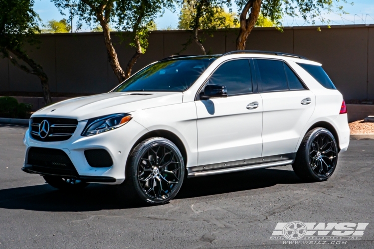 2018 Mercedes-Benz GLE/ML-Class with 22" Gianelle Monte Carlo in Gloss Black wheels