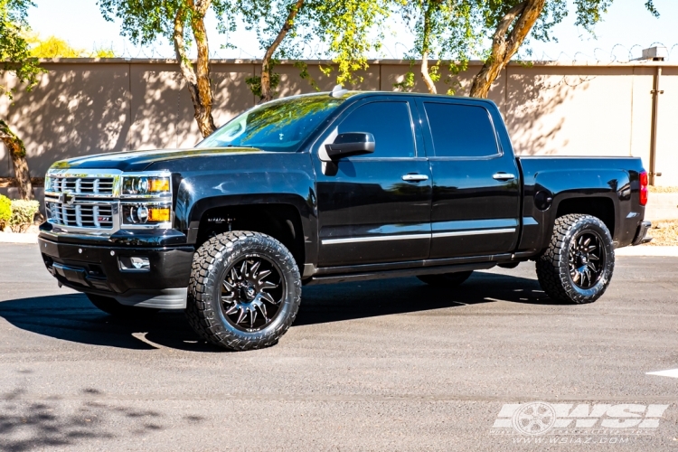 2015 Chevrolet Silverado 1500 with 20" Fuel Saber in Gloss Black (Milled Accents) wheels